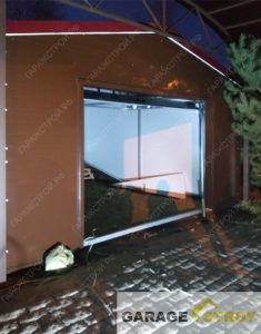 Гараж из сендвич-панелей 100мм на столбчатом фундаменте вид 2