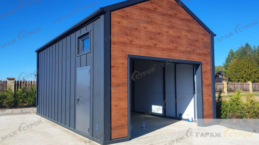 Кейс: Гараж из сэндвич-панелей в стиле Барнхаус 8х5м